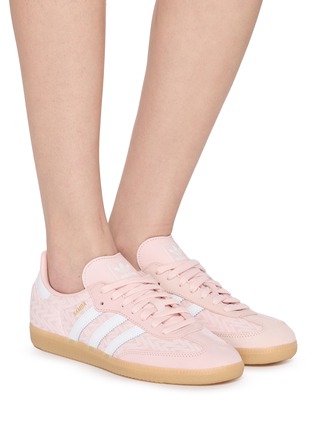 模特儿示范图 - 点击放大 - ADIDAS - Samba OG Unisex Sneakers