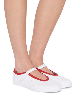 模特儿示范图 - 点击放大 - ADIDAS - Stan Smith Low Top Leather Women's Sneakers