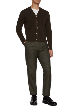 模特儿示范图 - 点击放大 - BARRIE - x Mackintosh V-Neck Cardigan