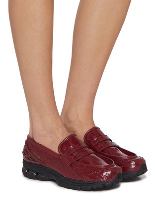 模特儿示范图 - 点击放大 - NEW BALANCE - 1906L Unisex Loafers