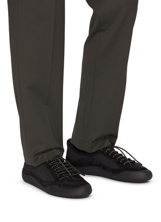 模特儿示范图 - 点击放大 - PRADA - 拼接系带运动鞋