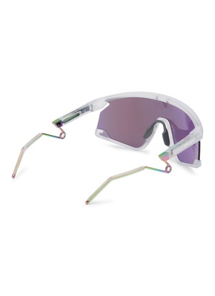 模特儿示范图 - 点击放大 - OAKLEY - BXTR Metal Forge Collection Prizm Lenses Sunglasses