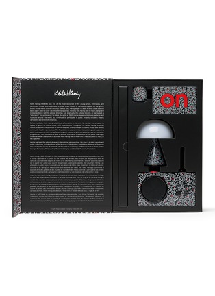 模特儿示范图 - 点击放大 - LEXON - x Keith Haring Gift Set — Love Black