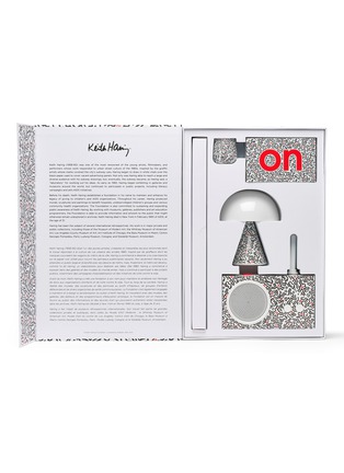 模特儿示范图 - 点击放大 - LEXON - x Keith Haring Gift Set — Love White