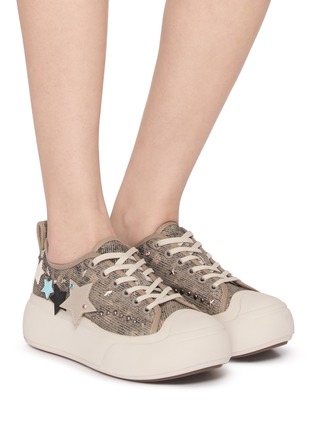 模特儿示范图 - 点击放大 - GOODBAI - x Lane Crawford Embellished Womens Platform Sneakers