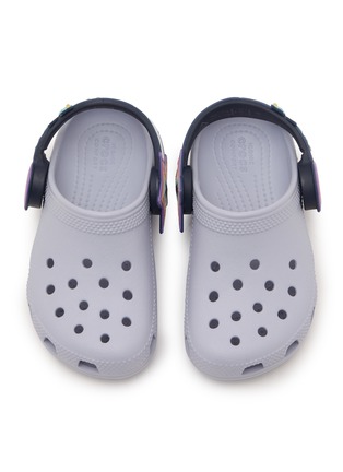 模特儿示范图 - 点击放大 - CROCS - Classic Imagination Lights Backstrap Clogs