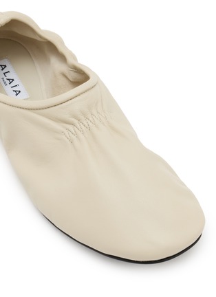 细节 - 点击放大 - ALAÏA - Flat Ballerina Leather Slippers