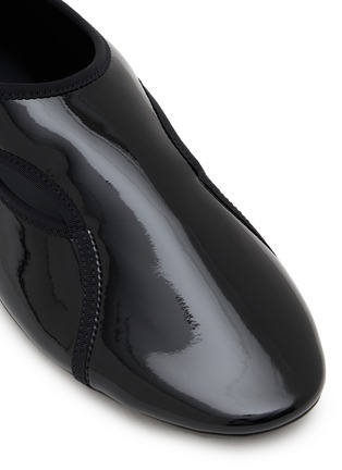 细节 - 点击放大 - ALAÏA - FLEX 一脚蹬平底鞋