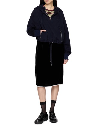 模特儿示范图 - 点击放大 - PRADA - Striped Ribbed Crewneck Knit Top