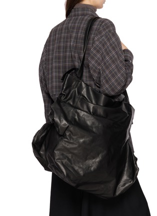模特儿示范图 - 点击放大 - DISCORD YOHJI YAMAMOTO BAGS - Unevenness Leather Tote Bag
