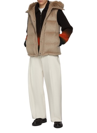 模特儿示范图 - 点击放大 - KRUF - Fox Fur Hooded Cashmere Puffer Vest