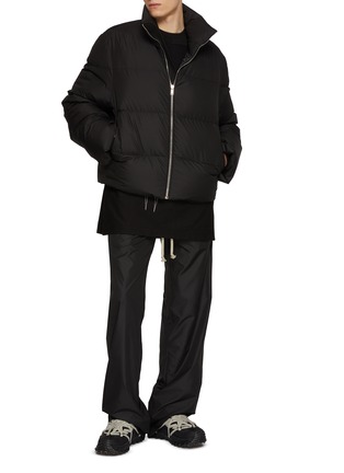 模特儿示范图 - 点击放大 - RICK OWENS - Back Neck Zip Quilted Down Jacket