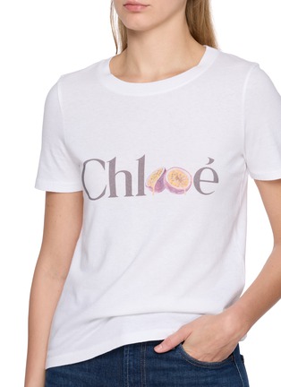  - CHLOÉ - Logo Passionfruit Print Cotton Jersey T-Shirt