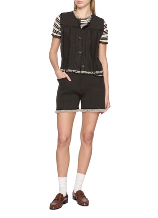 模特儿示范图 - 点击放大 - BARRIE - 纽扣针织夹克