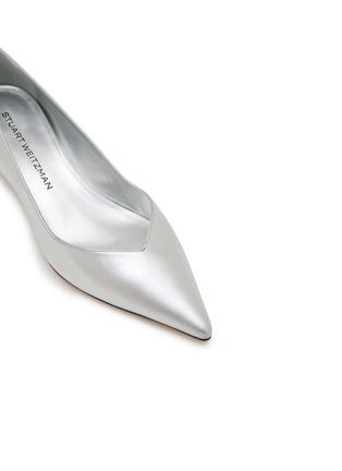 细节 - 点击放大 - STUART WEITZMAN - Eva 35 Metallic Leather Pumps