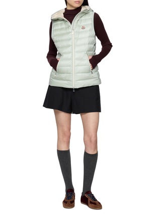 模特儿示范图 - 点击放大 - MONCLER - GLYGOSSE 羽绒背心