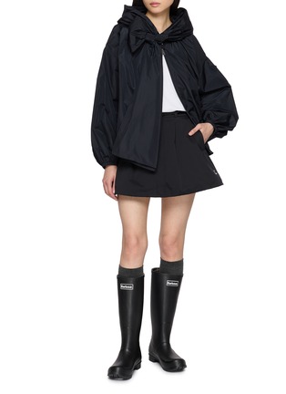 模特儿示范图 - 点击放大 - MONCLER - 系带防风夹克