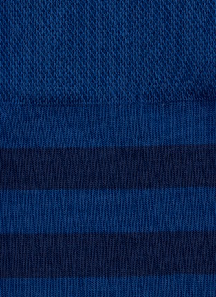 细节 - 点击放大 - FALKE - Sensitive Mapped Line Crew Socks