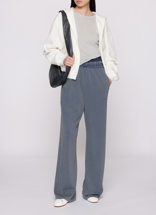 背面 - 点击放大 - SKIMS - SHEER MODAL 短袖 T 恤