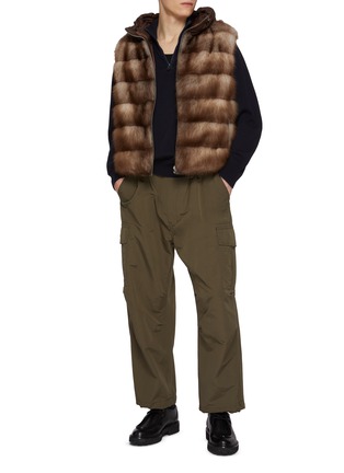 模特儿示范图 - 点击放大 - KRUF - Reversible Hooded Sable Fur Vest