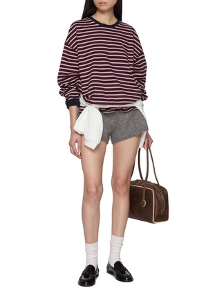 模特儿示范图 - 点击放大 - CLOVE - Logo Embroidered Striped T-shirt