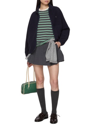 模特儿示范图 - 点击放大 - CLOVE - Logo Embroidered Striped T-shirt