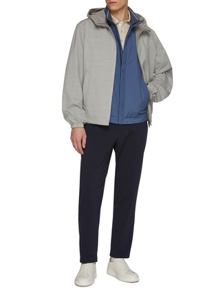 模特儿示范图 - 点击放大 - PAUL & SHARK - Metal Shark Logo Cotton Polo Shirt