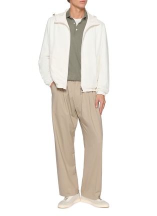 模特儿示范图 - 点击放大 - PAUL & SHARK - Hooded Reversible Typhoon Linen Jacket
