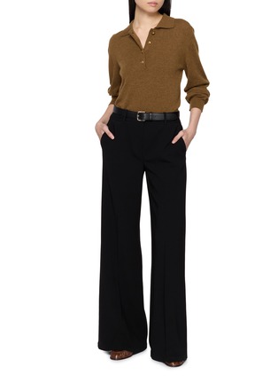 模特儿示范图 - 点击放大 - THEORY - Fluid Flared Admiral Crepe Pants