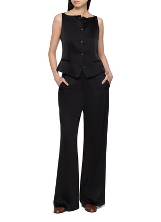 模特儿示范图 - 点击放大 - THEORY - Boat Neck Satin Gilet