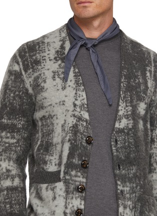 模特儿示范图 - 点击放大 - STEFANOBIGI MILANO - Cotton Triangle Scarf