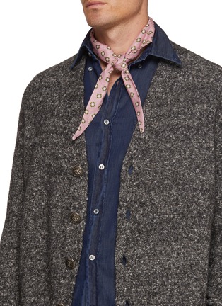 模特儿示范图 - 点击放大 - STEFANOBIGI MILANO - Linen Triangle Scarf