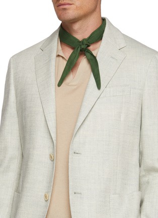 模特儿示范图 - 点击放大 - STEFANOBIGI MILANO - Cotton Triangle Scarf