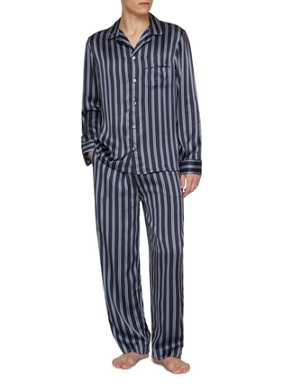 模特儿示范图 - 点击放大 - DEREK ROSE - Striped Silk Pyjama Set
