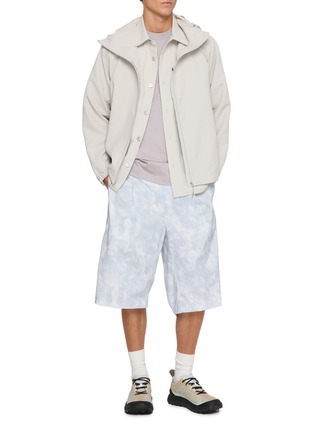 模特儿示范图 - 点击放大 - GOLDWIN - Yurameki Cloud Wash Shorts