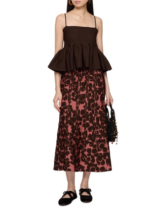 模特儿示范图 - 点击放大 - PEPA POMBO - Nira Floral Knit Midi Skirt
