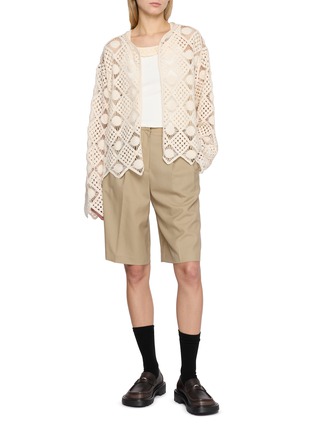 模特儿示范图 - 点击放大 - EPINGLER - Crochet Openwork Cotton Cardigan Sleeveless Top Set