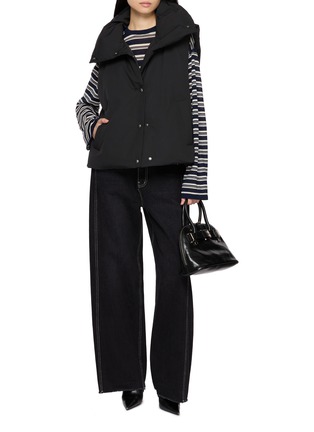 模特儿示范图 - 点击放大 - NOIR - Hooded Puffer Down Gilet