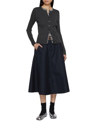 模特儿示范图 - 点击放大 - MO&CO. - Double Layer Illusion Cardigan