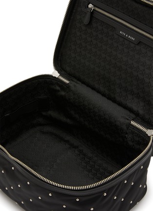 细节 - 点击放大 - ANYA HINDMARCH - Studs Padded Satin Vanity Kit