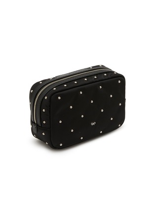 模特儿示范图 - 点击放大 - ANYA HINDMARCH - Important Things Studs Padded Satin Pouch