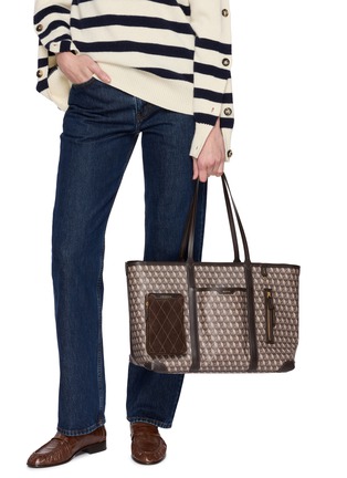 模特儿示范图 - 点击放大 - ANYA HINDMARCH - I Am A Plastic Bag Recycled Canvas Inflight Tote Bag