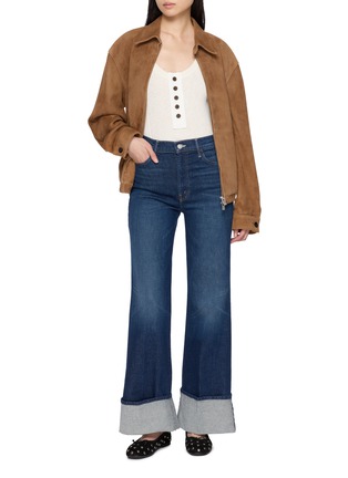 模特儿示范图 - 点击放大 - MOTHER - The Lil Hustler Roller Sneak Cuff Denim Jeans