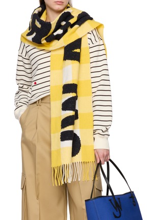 模特儿示范图 - 点击放大 - JW ANDERSON - Logo Alpaca Wool Blend Scarf