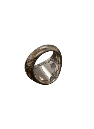 细节 - 点击放大 - CASTRO SMITH - Swan 9K Gold Rhodium Plated Signet Ring — US 7
