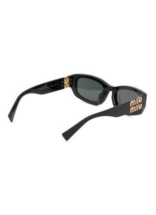 模特儿示范图 - 点击放大 - MIU MIU - Stacked Logo Acetate Irregular Sunglasses