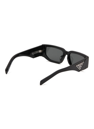 模特儿示范图 - 点击放大 - PRADA - Acetate Rectangular Sunglasses — Size 55