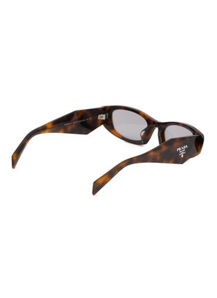 模特儿示范图 - 点击放大 - PRADA - Tortoise Acetate Oval Sunglasses — Size 52