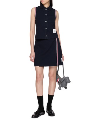 模特儿示范图 - 点击放大 - THOM BROWNE - Sleeveless RWB Trim Piqué Shirt