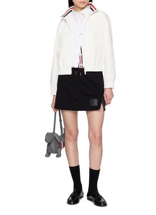 模特儿示范图 - 点击放大 - THOM BROWNE - V-Neck Contrast Rib Trim Cotton Tweed Cardigan
